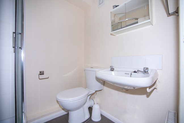 Studio Room available in Maritime house, gillingha Main Photo