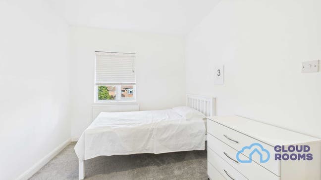 Modern Room/Flat – All Bills Included Main Photo