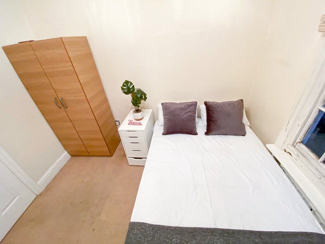 Lovely Double Room in St John's Wood Main Photo