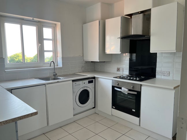 Modern 1 Double Bed Flat in Erd B23. Whole Flat Main Photo