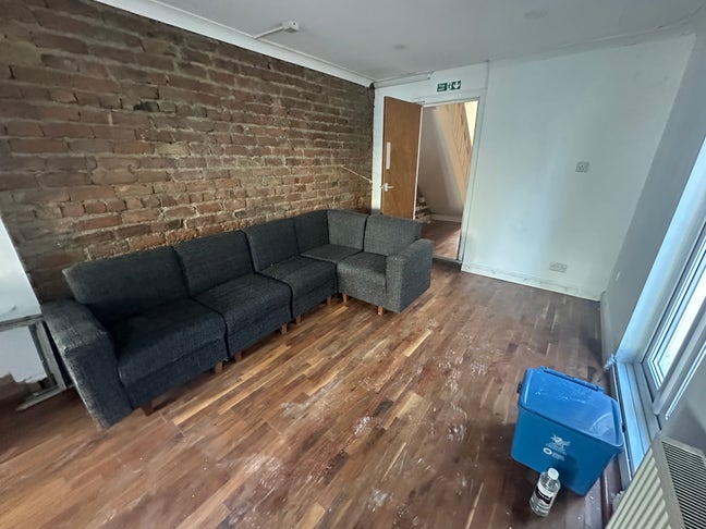 6 bed - terraced house to rent Alfred Street, Card Main Photo