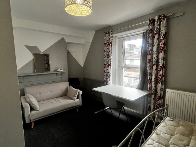 All inclusive unsuite rooms city center  Main Photo
