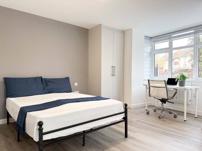 6 Single Ensuite Rooms 3 Mins from Piccadilly Line Main Photo