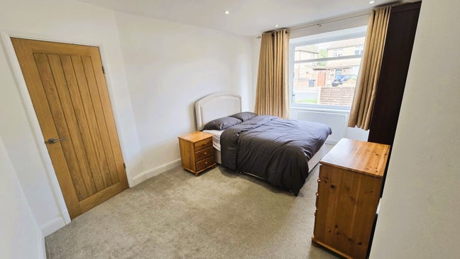 Large double room with own bathroom Main Photo