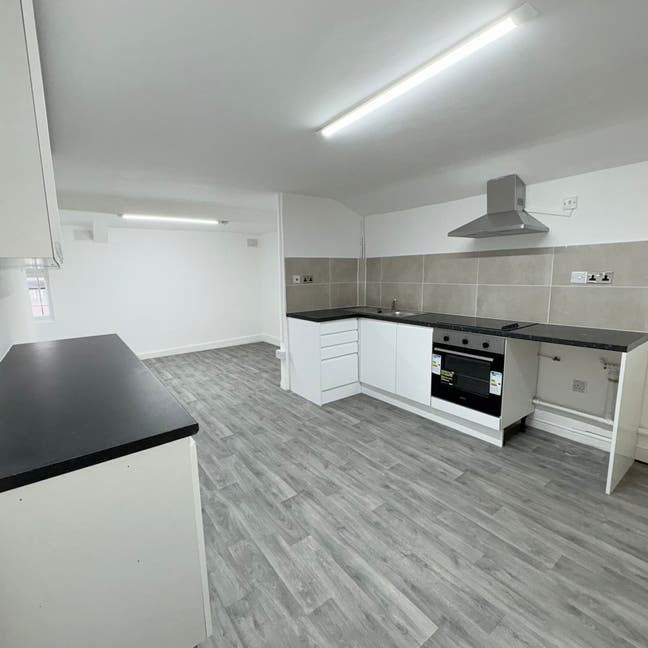 🏙️Newly Refurbed / 5 Mins to Overground🌟N18 ✨ Main Photo