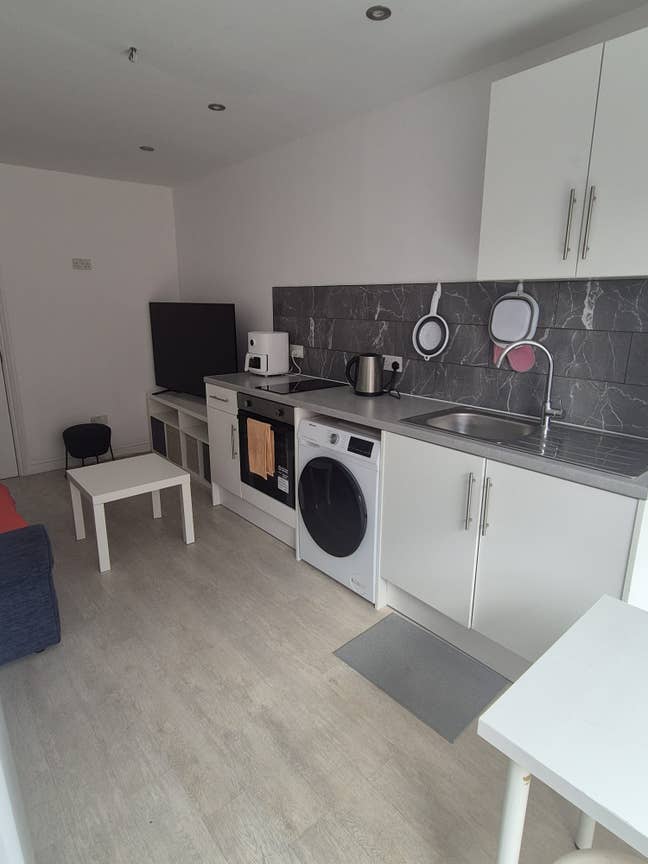 Quirky Double Double Room Gants Hill- Valentines P Main Photo