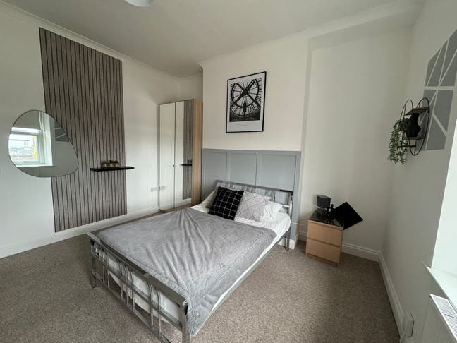 Room Close to City Centre Main Photo