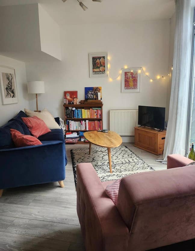 Double room in a friendly female house share  Main Photo