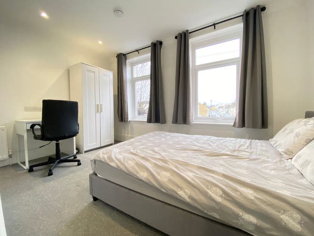 Double room with an en-suite Main Photo