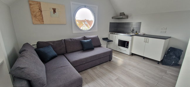  Beautifully refurbished 1-bedroom flat in NW4 Main Photo