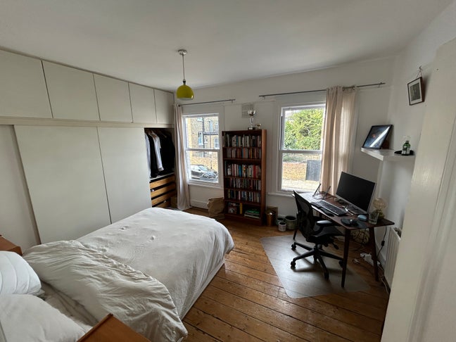 Spacious and cosy double bedroom in Finsbury Park Main Photo