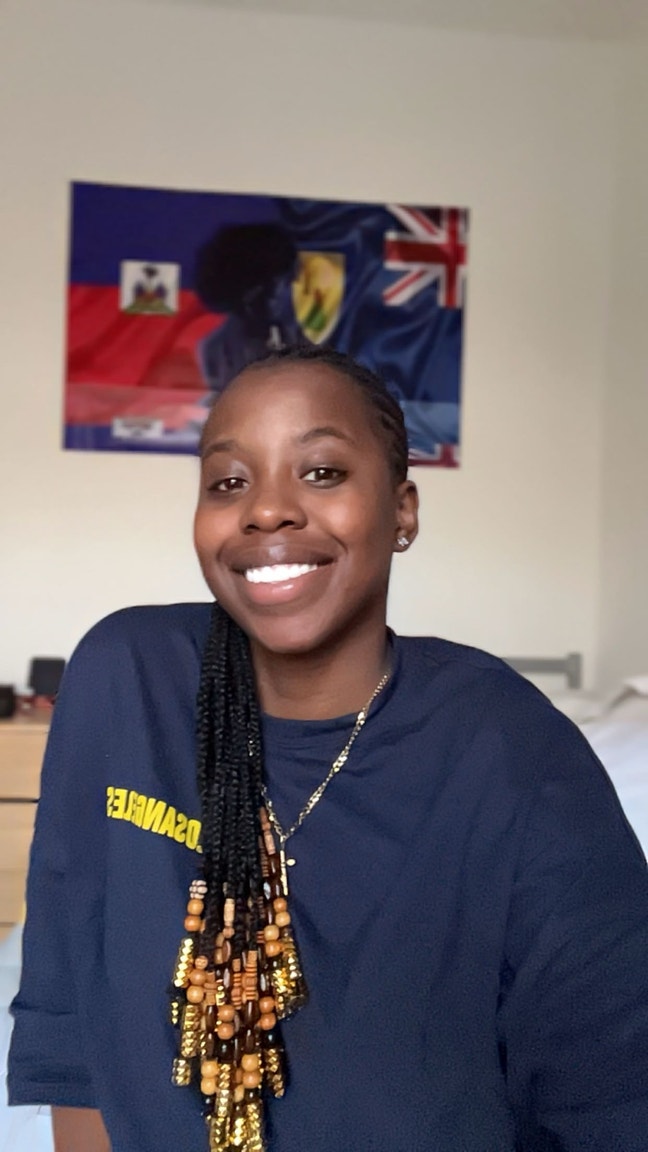 Looking for a housemate and a house  Main Photo