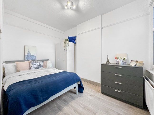 🏡 Bright Room in Finchley Road – Zone 2 🌿 Main Photo