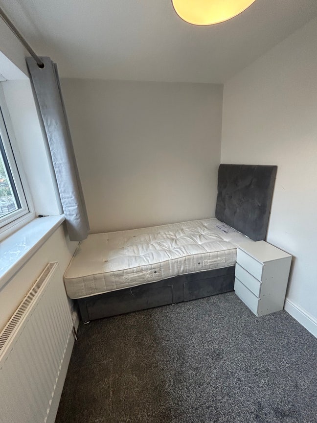 En suite room to rent in Amington Tamworth  Main Photo