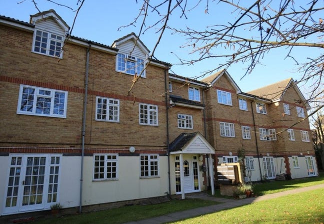 Ground floor studio flat available until 15 Feb 26 Main Photo