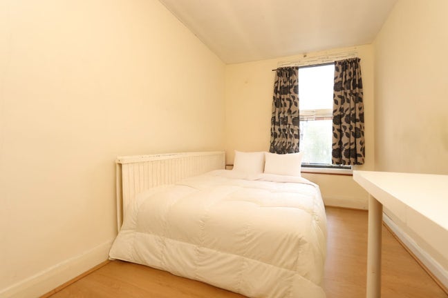 2 Beautiful rooms on the road to Shoreditch!  Main Photo