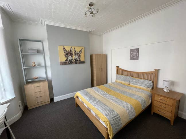 Large Double rooms, Central Location Main Photo