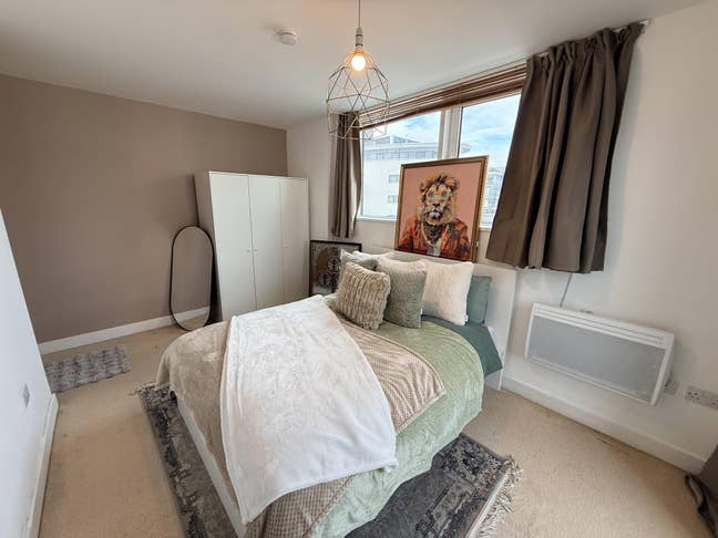 Spacious Modern Room | Brand-New Furnishings  Main Photo