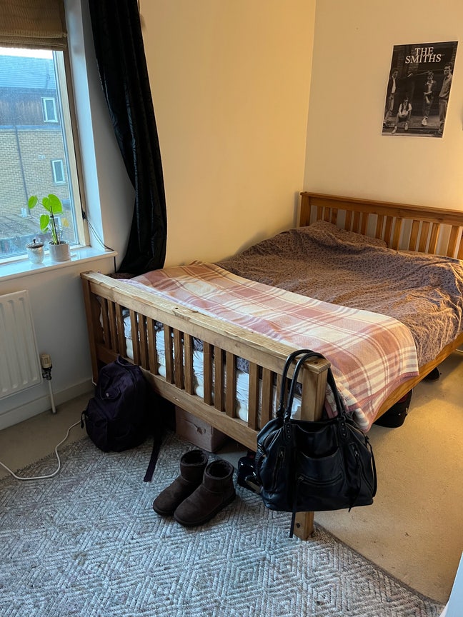 Bright double room in friendly house share :) Main Photo