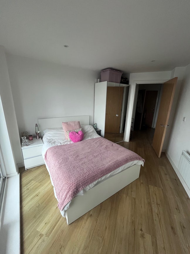 🌿Bright Modern Flat - Female Flatmate Please Main Photo
