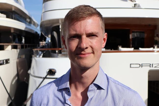 Professional male seeks a single or double room Main Photo