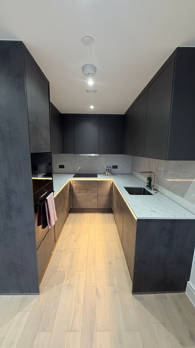 3 double beds with Living Room in a 3 beds Main Photo