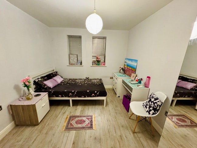 Double room for female, free gym, Stratford ,E15  Main Photo