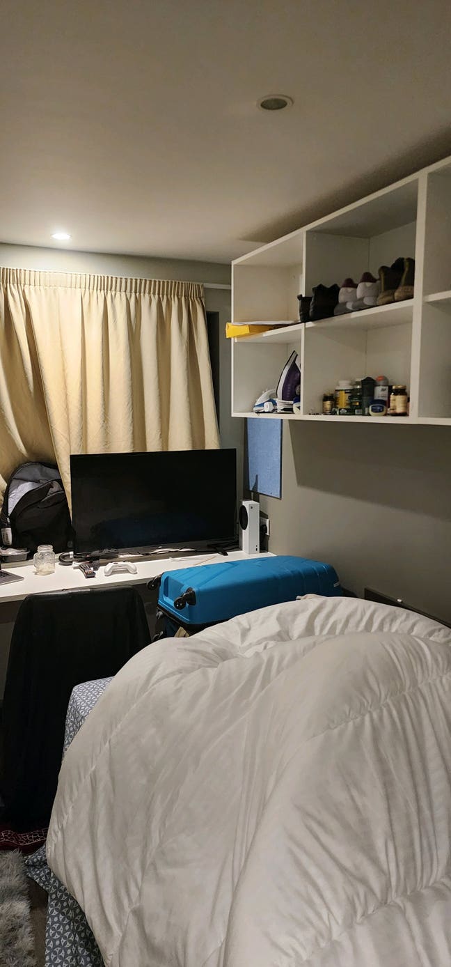 2 Angel Lane (Ensuit room Available) Main Photo