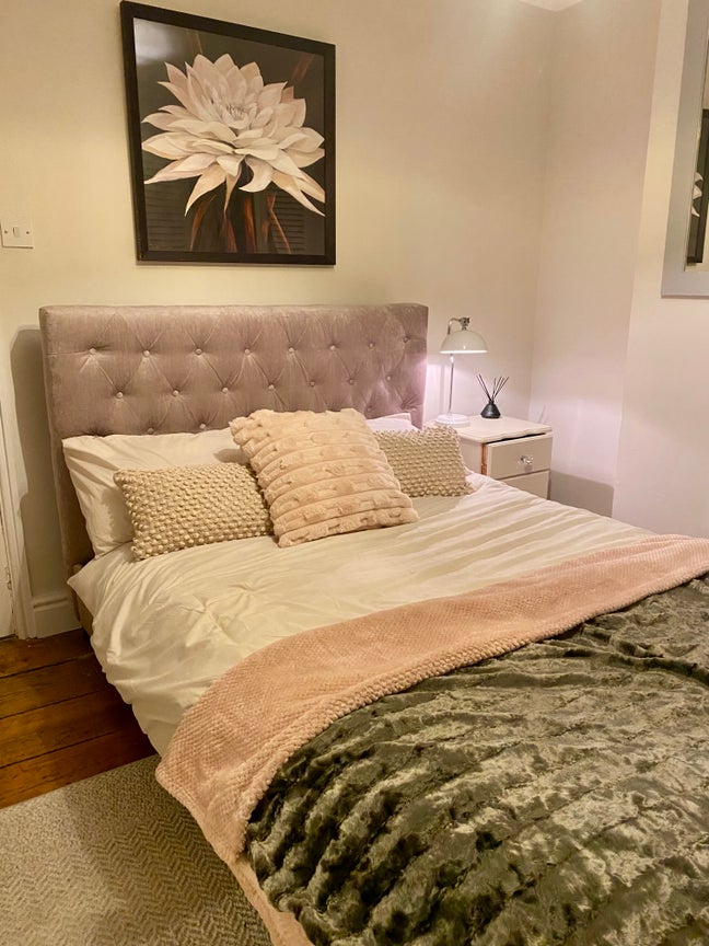 Double Room in Stratford upon Abon Main Photo