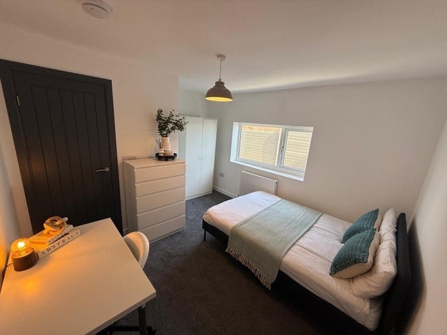Double Room to Let in SE28 Thamesmead Main Photo