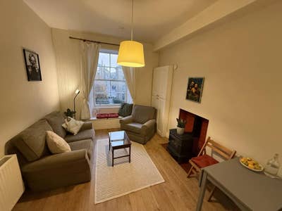 Room in bright 2-bedroom nice EH9 Flat Main Photo