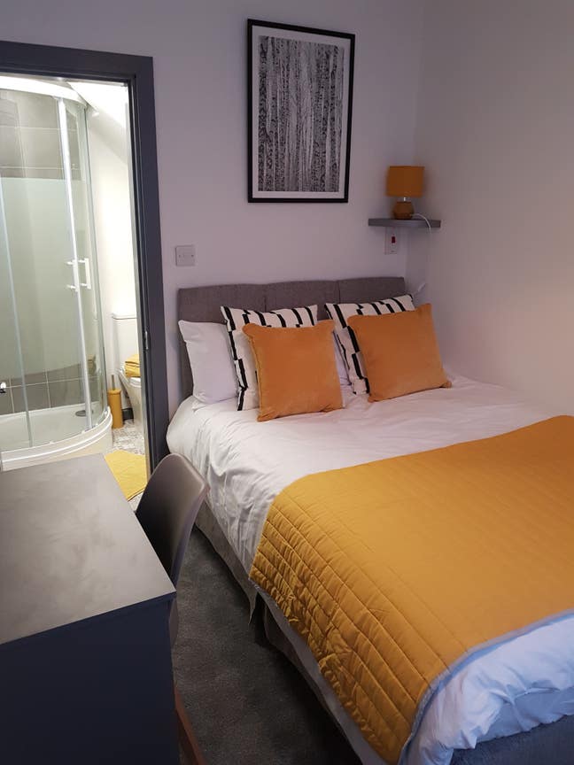 En-Suite Room for Rent in Solihull Main Photo