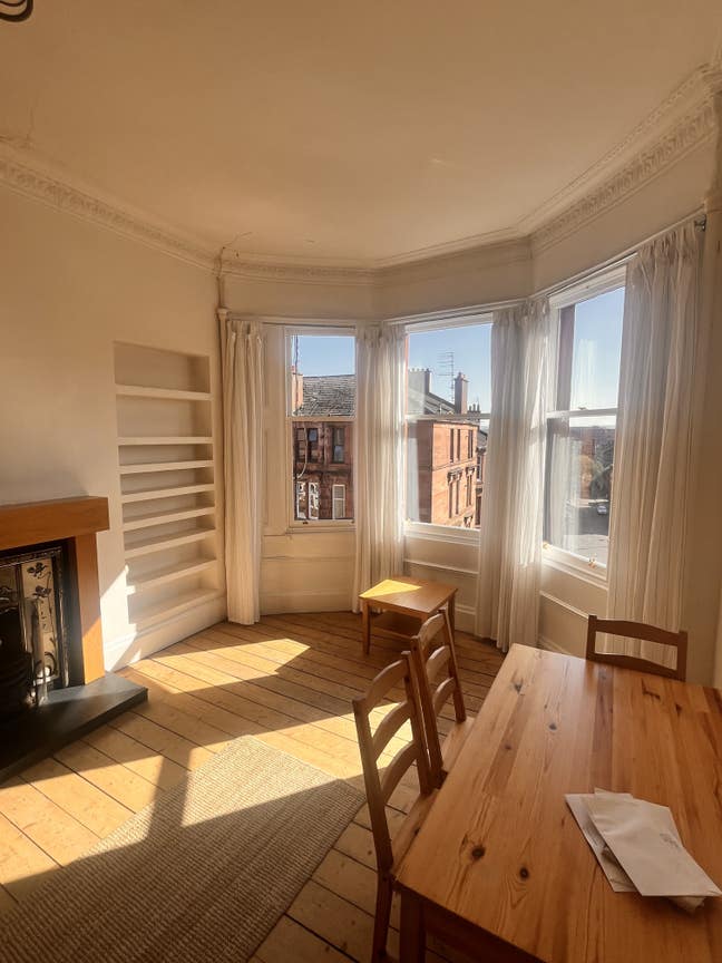 Double room in top floor flat Main Photo