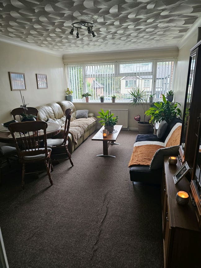 Double room to rent in a 2 bedroom flat. Main Photo