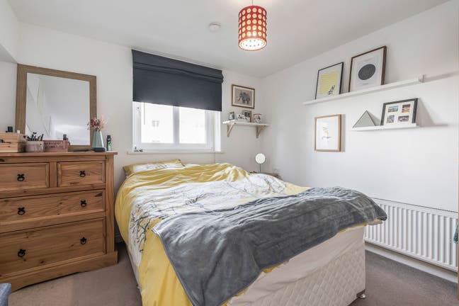 Spacious Double Room w/ Own Bathroom + Gym/Parking Main Photo