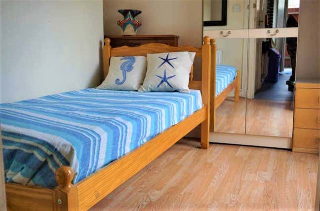 Single Room in friendly house share - Canterbury  Main Photo