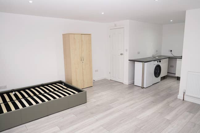 Newly built studio flat fully furnished Main Photo