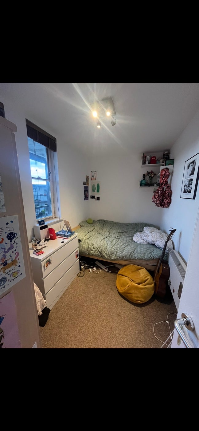 Lovely Limehouse flat Main Photo