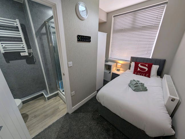 En-Suite Rooms on Norfolk Street - Move In Ready  Main Photo