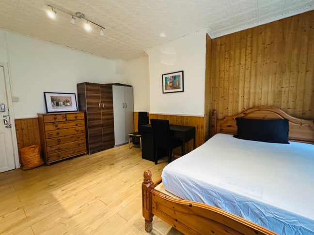 🖼️Fantas3 WhiteChapel/StepneyGreen/QMUL Main Photo