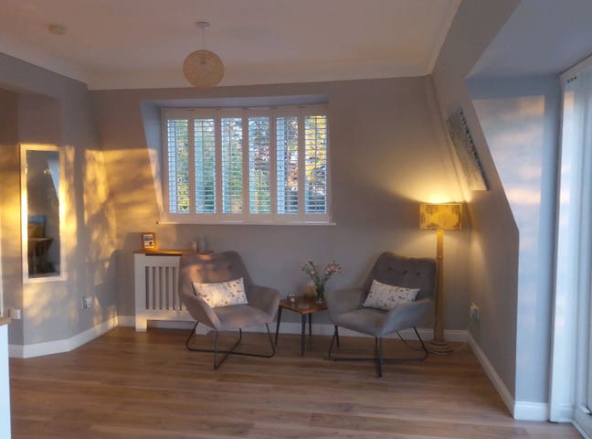 Single ensuite within beautiful forest flat 🌿🍁🌳 Main Photo