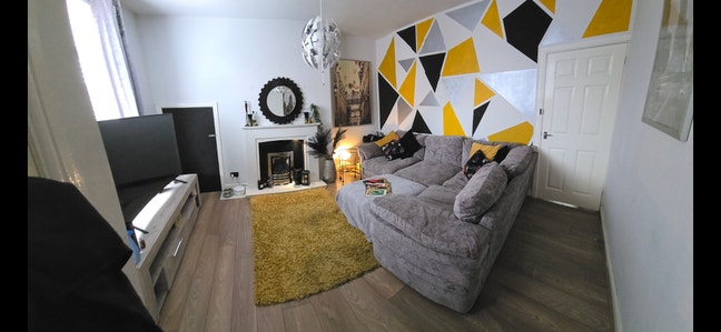 Room to rent ideally young professional Main Photo