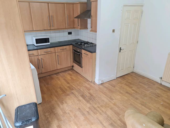 Prime Location Rooms Nr NMG Hospital in Crumpsall Main Photo