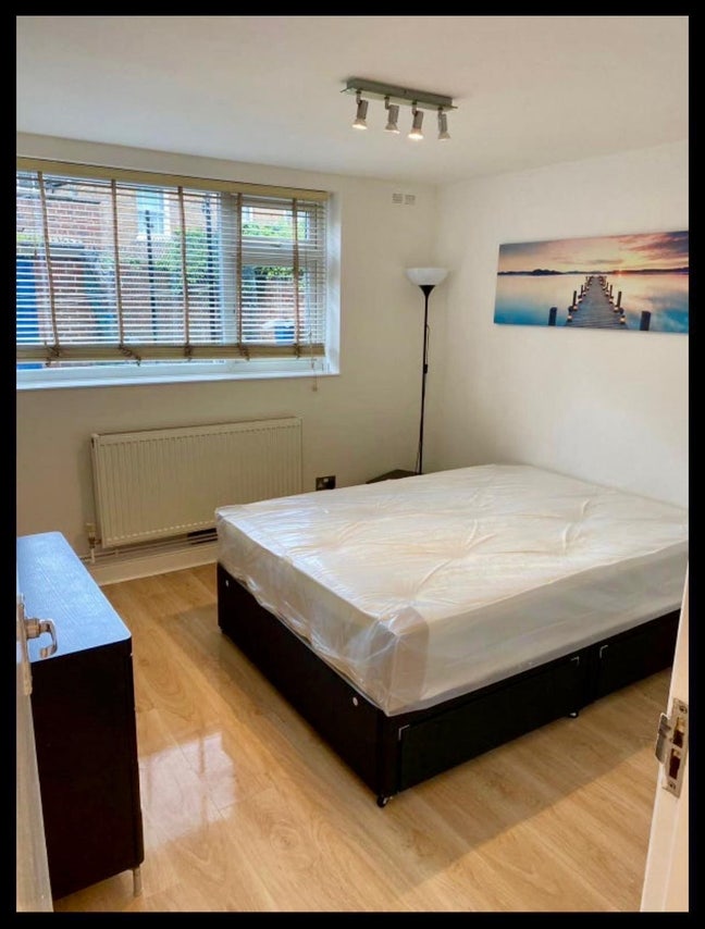 Bethnal Green -  Good opportunity  Main Photo
