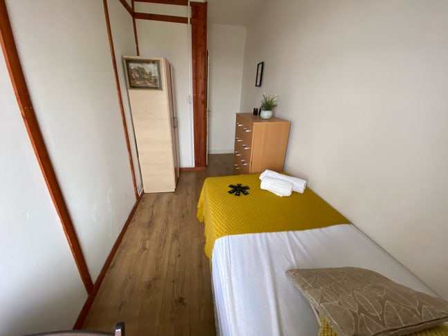 New Property, Big Single Room Ready to Move in  Main Photo