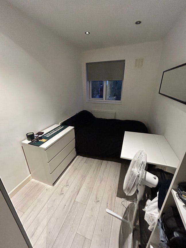Room for rent Main Photo