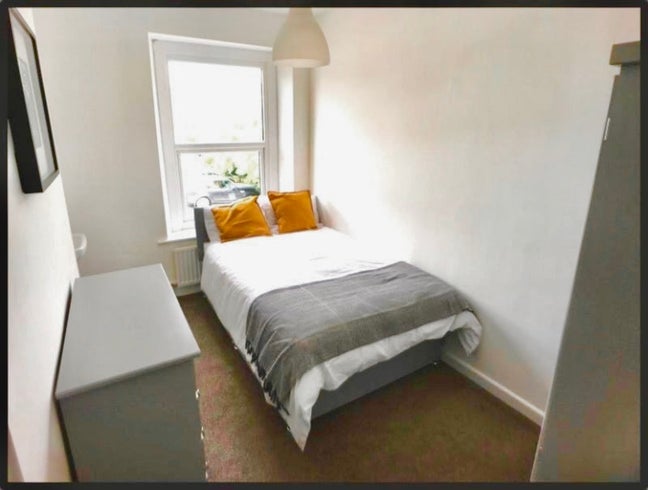 Double Room Available – Castlereagh Street Main Photo