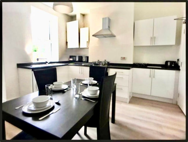 Double Room Available – Castlereagh Street Main Photo