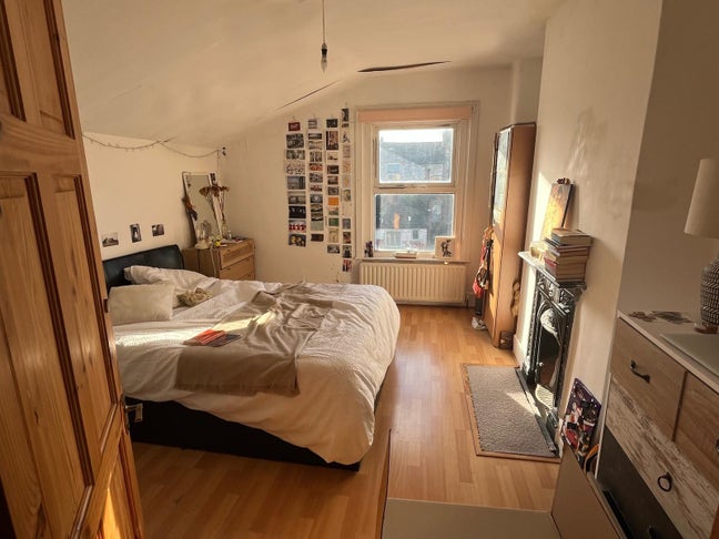 Room available in 3 bedroom flat, Tooting Broadway Main Photo