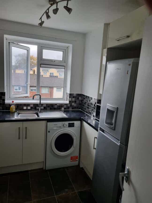 Furnished 2 bedroom flat Main Photo